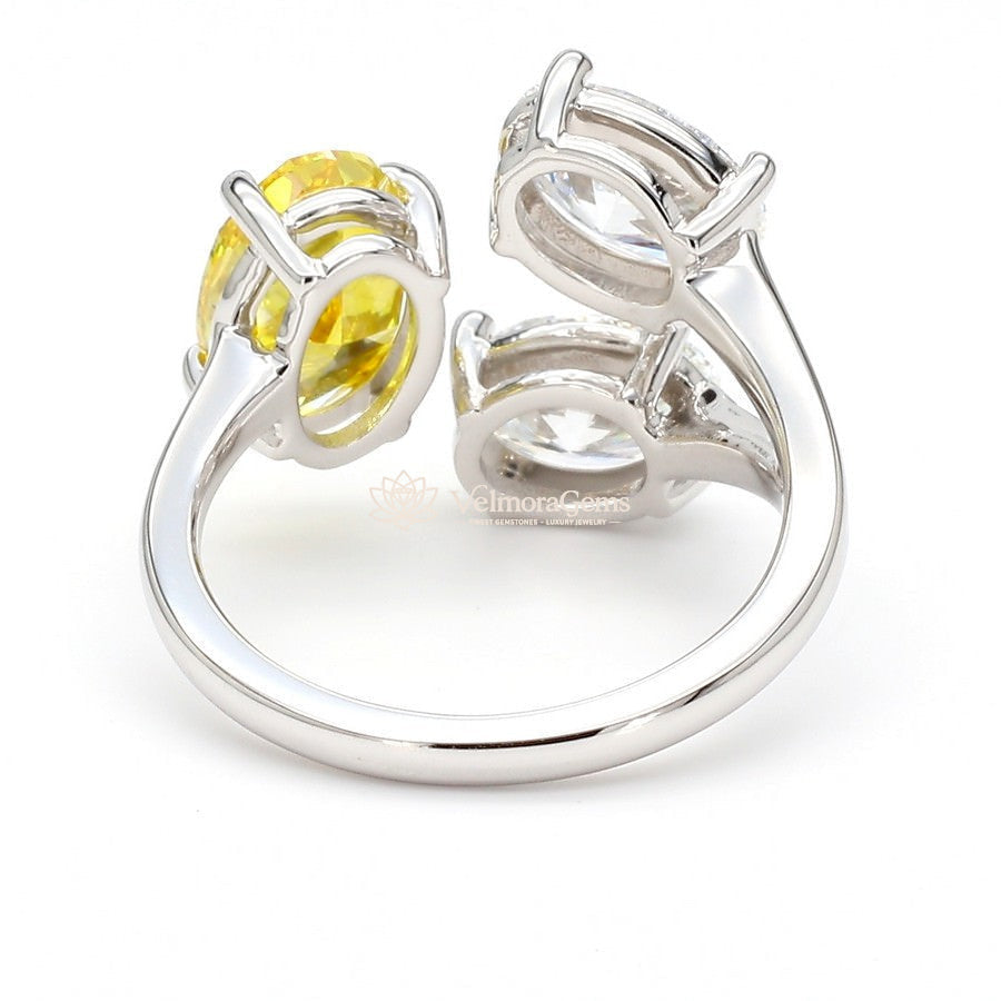IGI Certified Yellow and White Lab-Created Diamond Oval 3-Stone Ring VS)