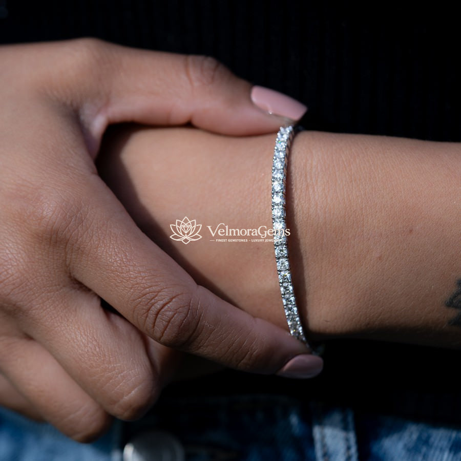 Lab-Created Diamond Halfway Flex Bangle F-G VS)