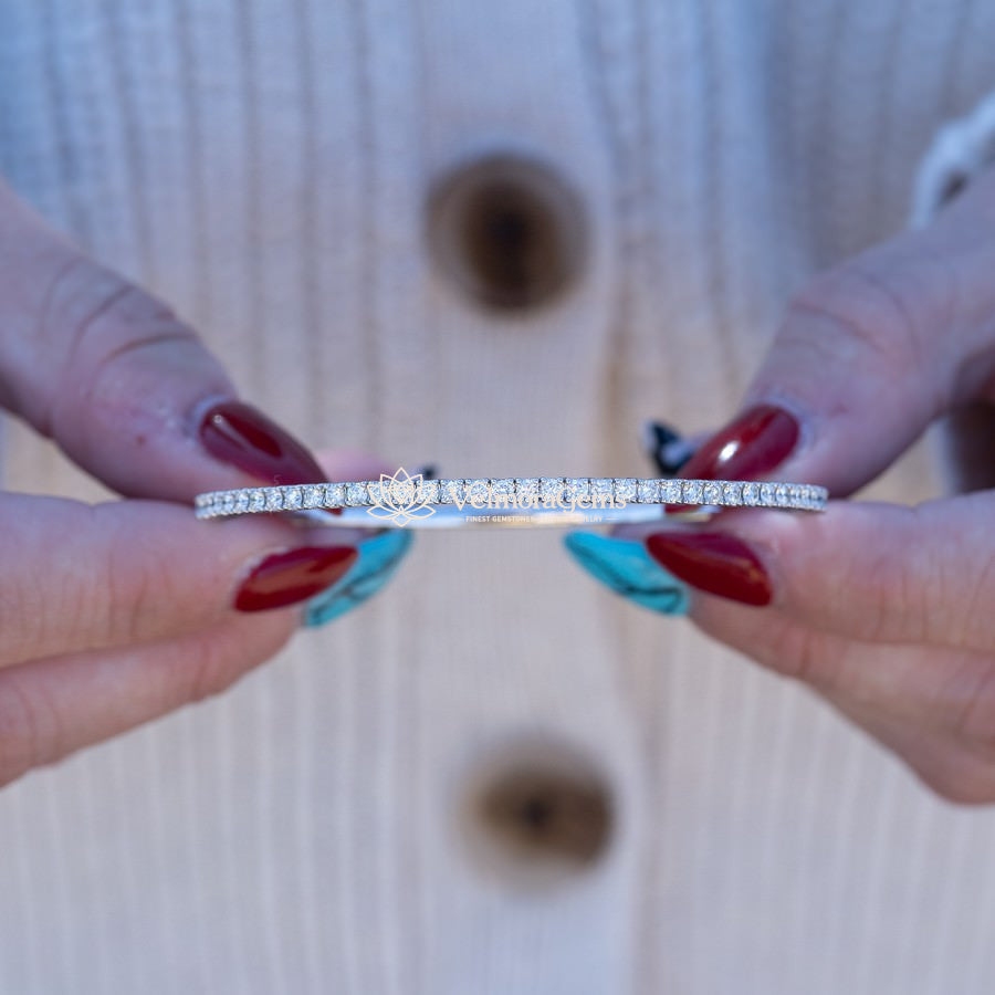 Lab-Created Diamond Halfway Flex Bangle E-F VS)