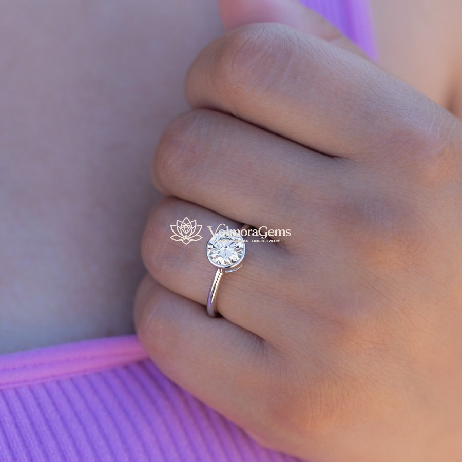 IGI Certified Lab-Created Diamond Bezel Ring F VS)