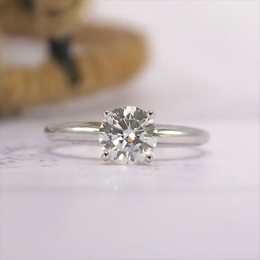 IGI Certified Lab-Grown Diamond Solitaire Engagement Ring (F VS)