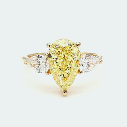 IGI Certified Pear Lab-Created Diamond 3-Stone Ring Yellow SI)