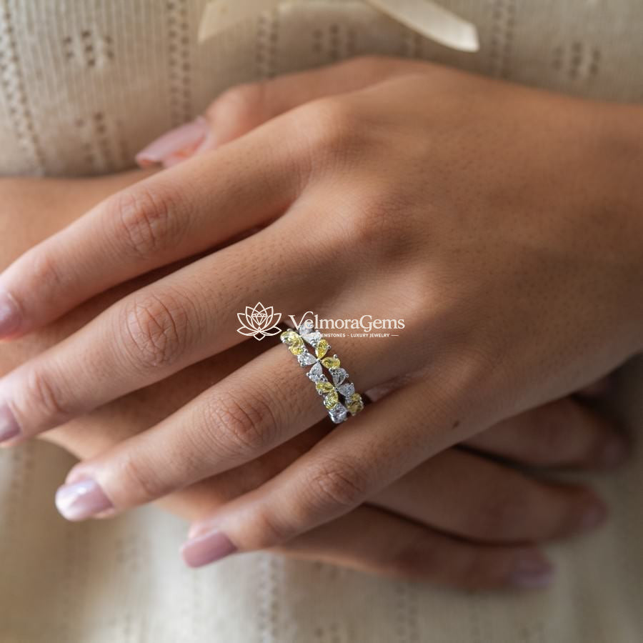 Lab-Created Diamond Pear-Shaped Fancy Vivid Yellow & White Flower Ring E-F VS)