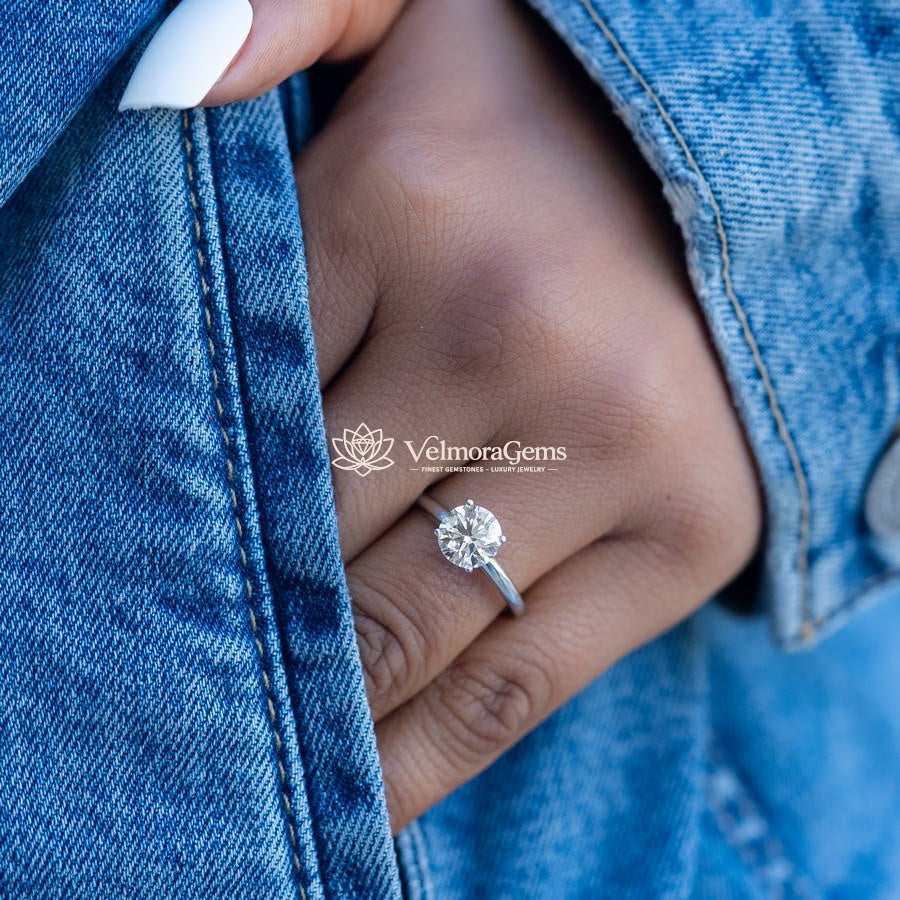 Lab-Created Diamond Classic Solitaire Ring F-G SI)