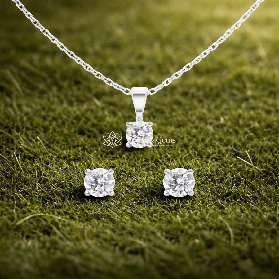 Petite Round Duo – Lab Diamond Matching Stud Earrings & Pendant (F-G SI)