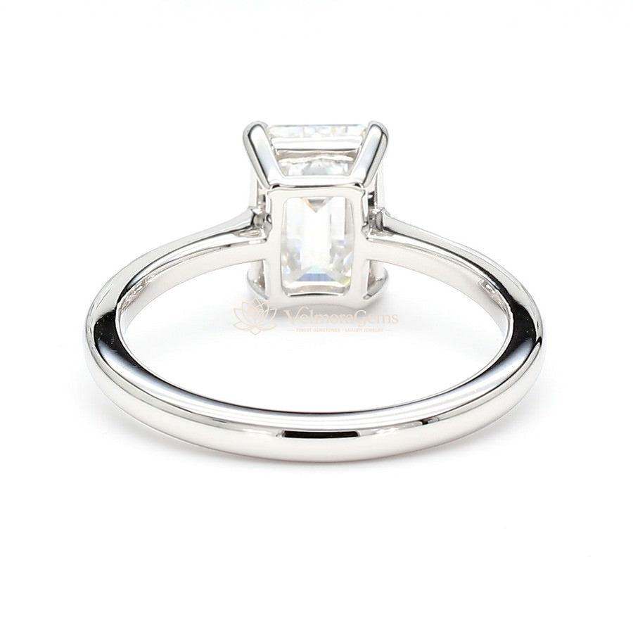 IGI Certified Lab-Created Diamond Emerald Solitaire Ring F VS)