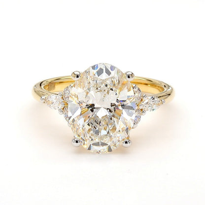 IGI Certified Lab-Created Diamond Aurelia Oval Engagement Ring F VS)