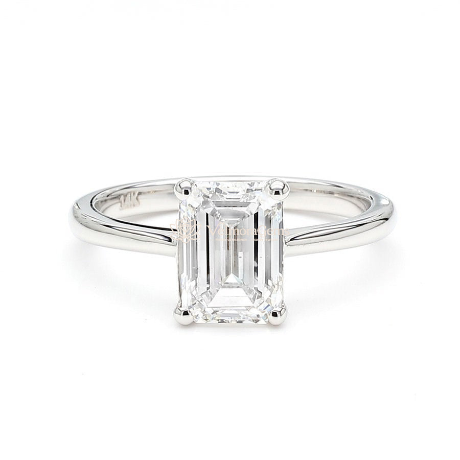 IGI Certified Lab-Created Diamond Emerald Solitaire Ring F VS)