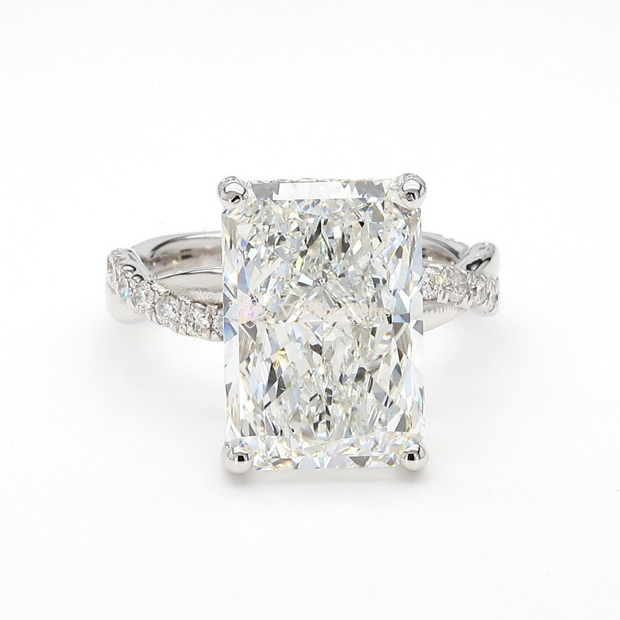 IGI Certified Lab-Created Diamond Radiant Twisted Pave Ring F VS)