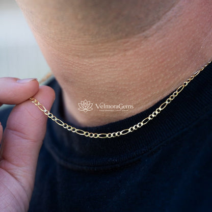 Featherlight Figaro Chain – 22 Inch