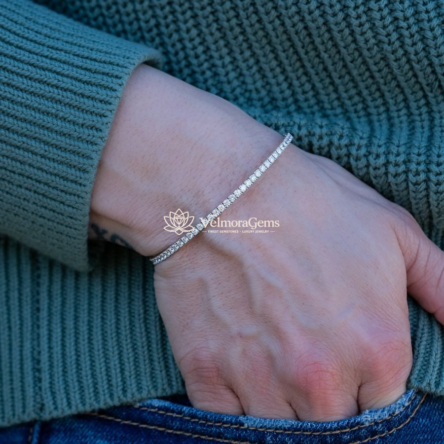 Lab-Created Diamond Halfway Flex Bangle E-F VS)