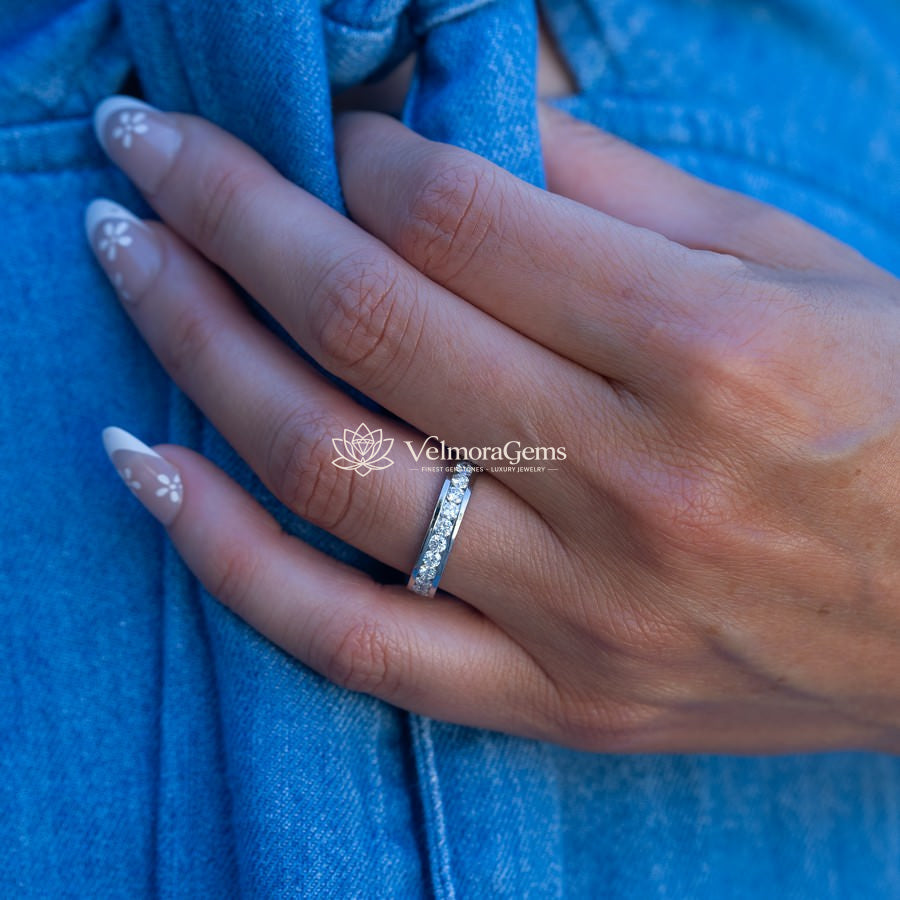Lab-Created Diamond Eternal Channel Set Ring F-G VS)