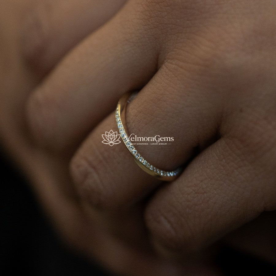 Lab-Created Diamond Spiral Pave Eternity Band F-G VS)